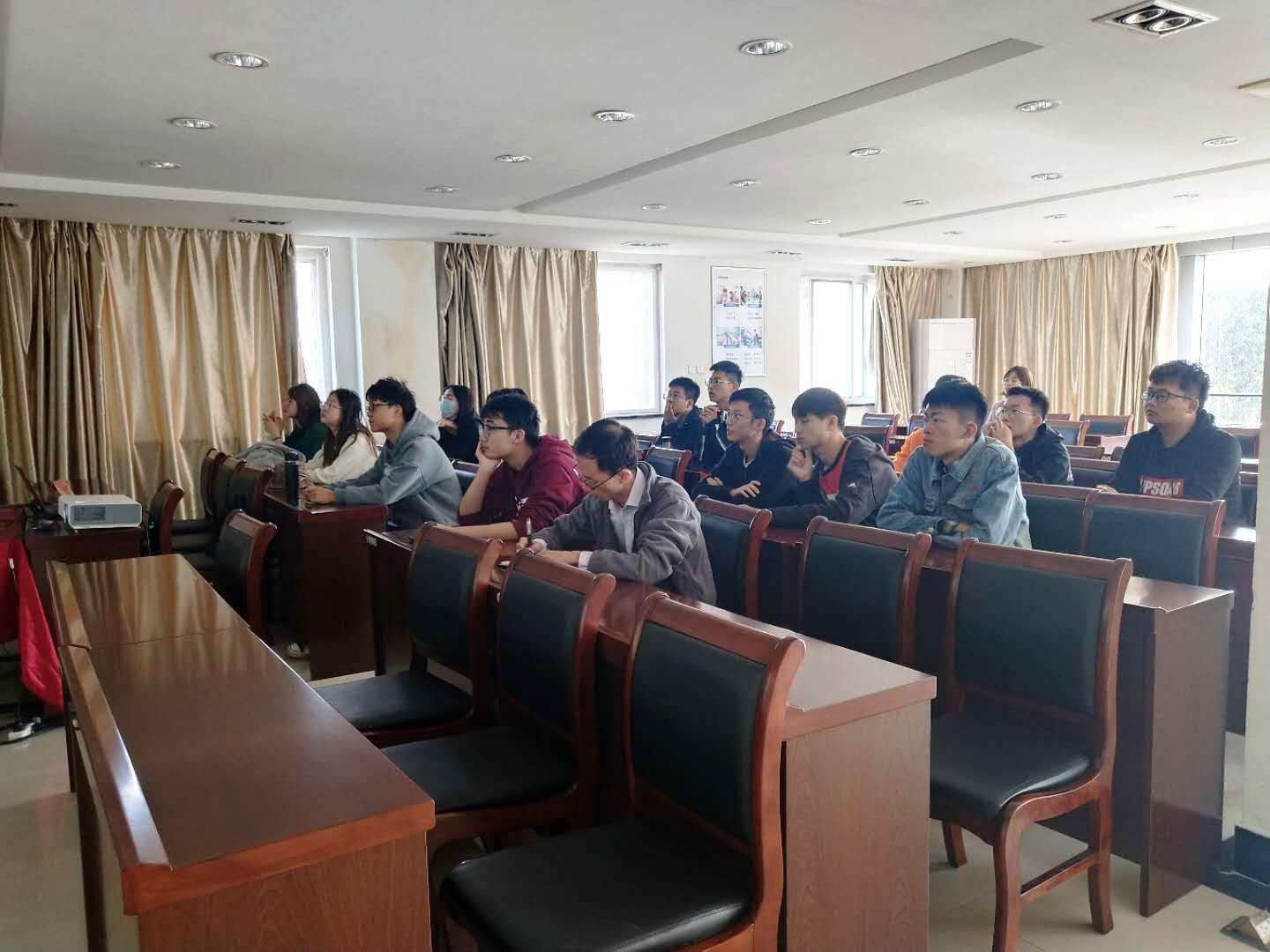 揚(yáng)大學(xué)生宣講會 (2).jpg